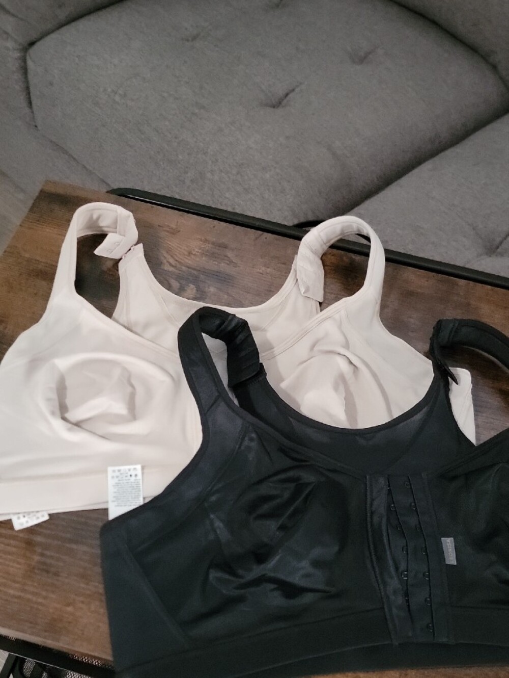 2 LEONISA Front-Closure Black Support Bra with Wide Straps